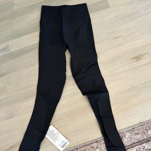 Women’s Lululemon leggings NWT